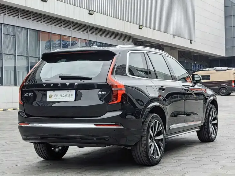 Volvo XC90 沃尔沃XC90 2026款 B5 四驱智逸豪华版 5座