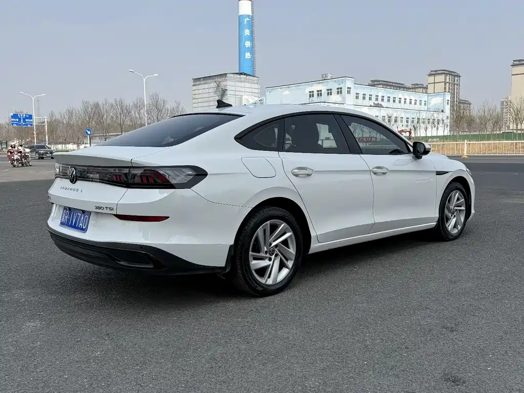 Lamando Lamando L 280 TSI DSG Dazzle Hot