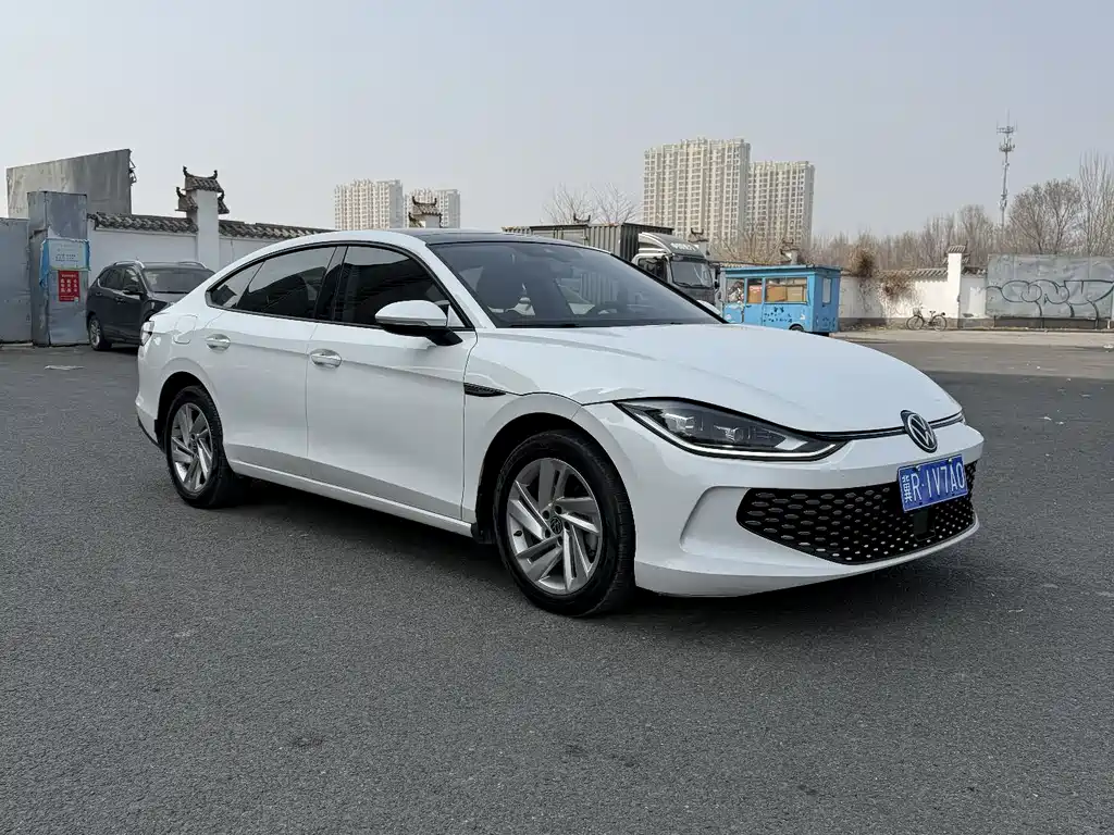 Lamando Lamando L 280 TSI DSG Dazzle Hot