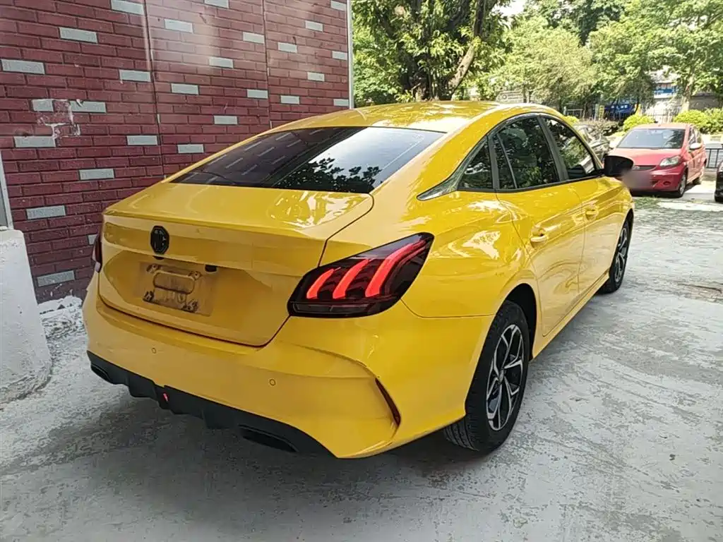 MG5 180 DVVT CVT Youth Luxury