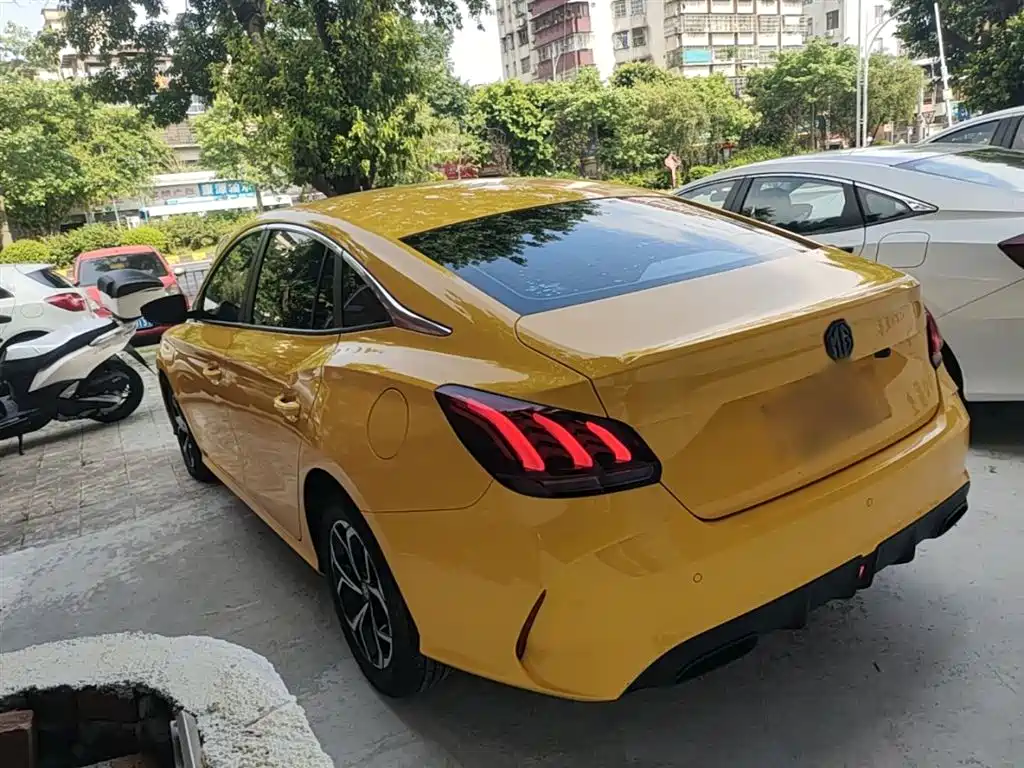MG5 180 DVVT CVT Youth Luxury