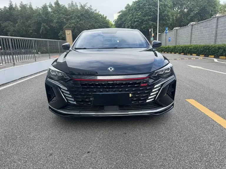 Dongfeng Yixuan MAX 1.5 T Super Spicy Dad
