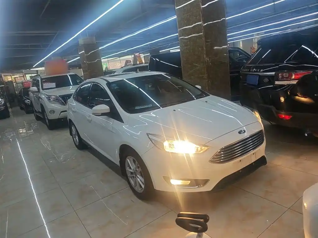 Focus Sedan 1.6 L Auto Style