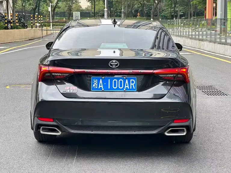 Toyota Avalon 2.0 L Luxury