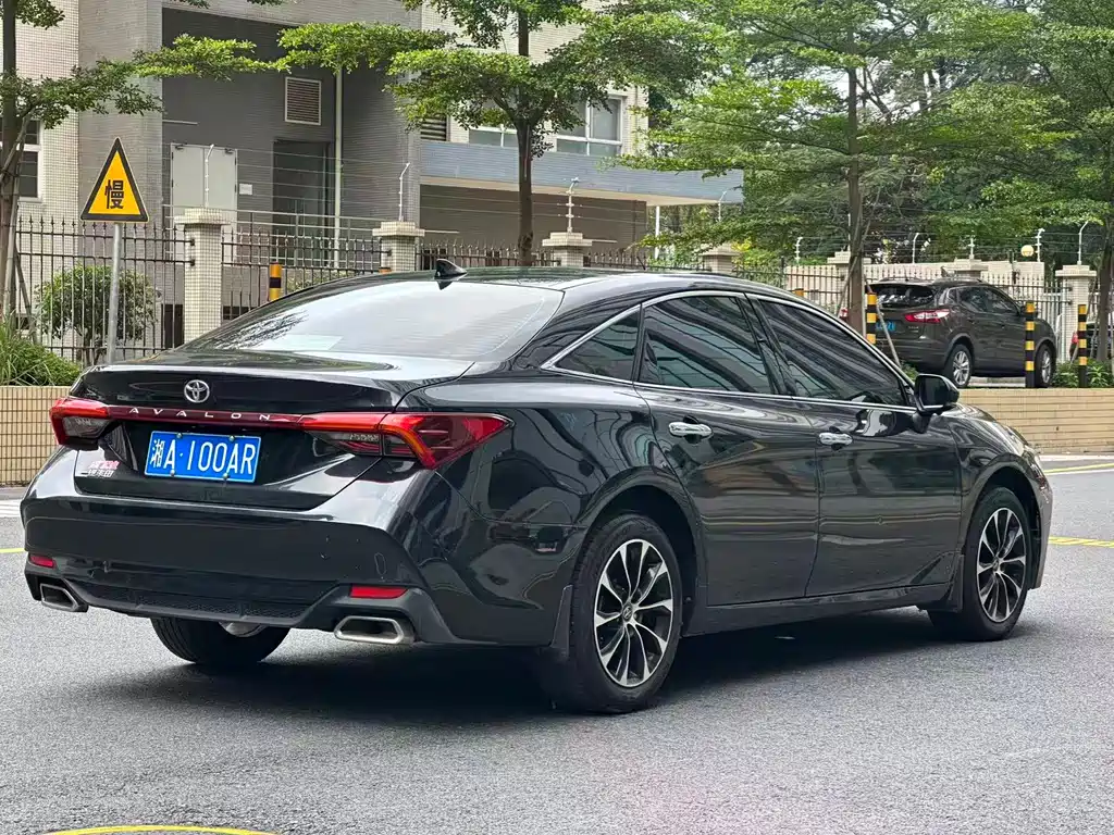 Avalon 2.0 L Luxury