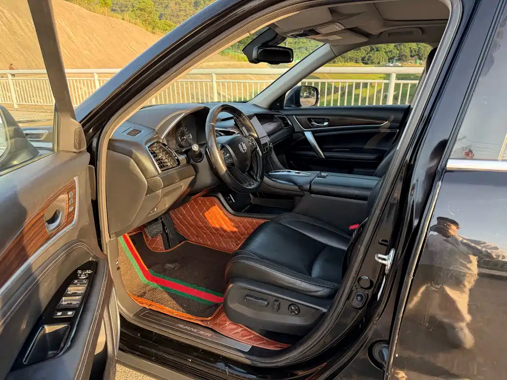 Avancier 370 TURBO 4 WD Distinguished