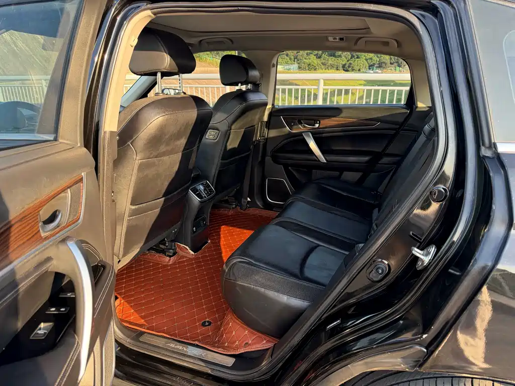 Avancier 370 TURBO 4 WD Distinguished
