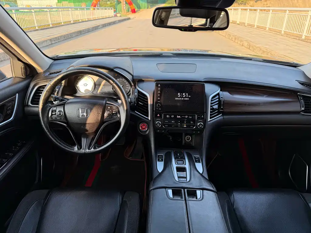 Avancier 370 TURBO 4 WD Distinguished