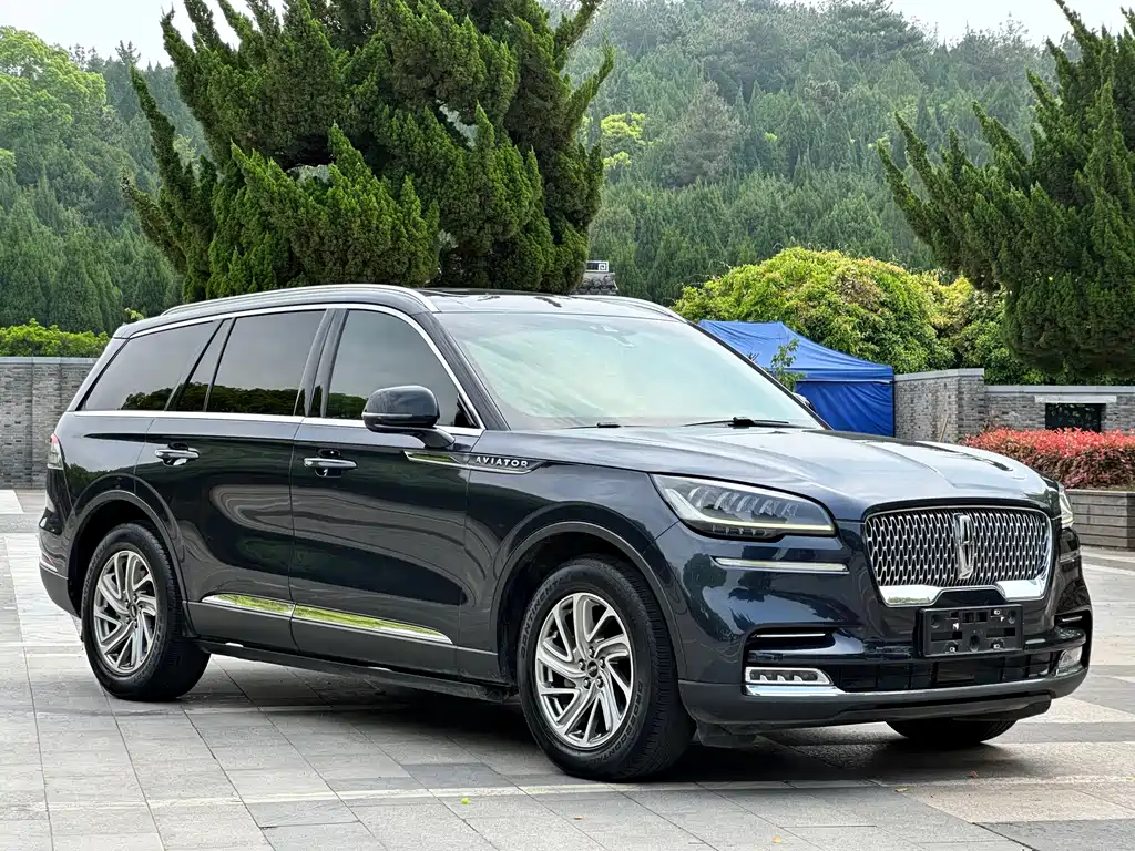 Aviator 3.0 T V6 4 WD Premium