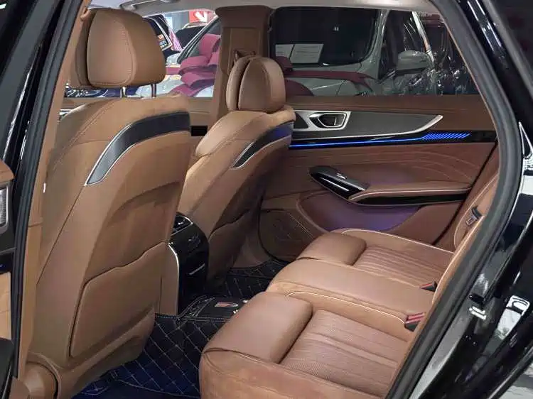 Hongqi H9 2.0 T Flagship Smooth Private Style
