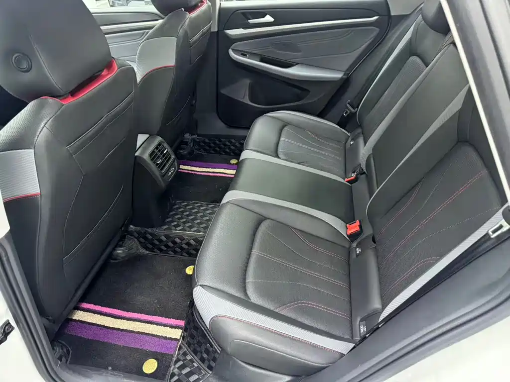 Lamando Lamando L 280 TSI DSG