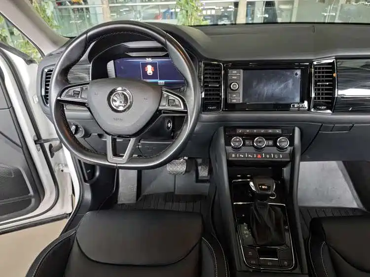 Kodiaq Facelift TSI330 7-seat 2 WD Luxury Enjoyment CN-V