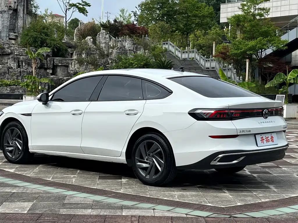 Lamando Lamando L 280 TSI DSG Dazzle Hot