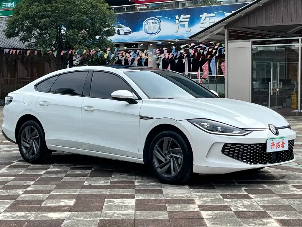 Lamando Lamando L 280 TSI DSG Dazzle Hot