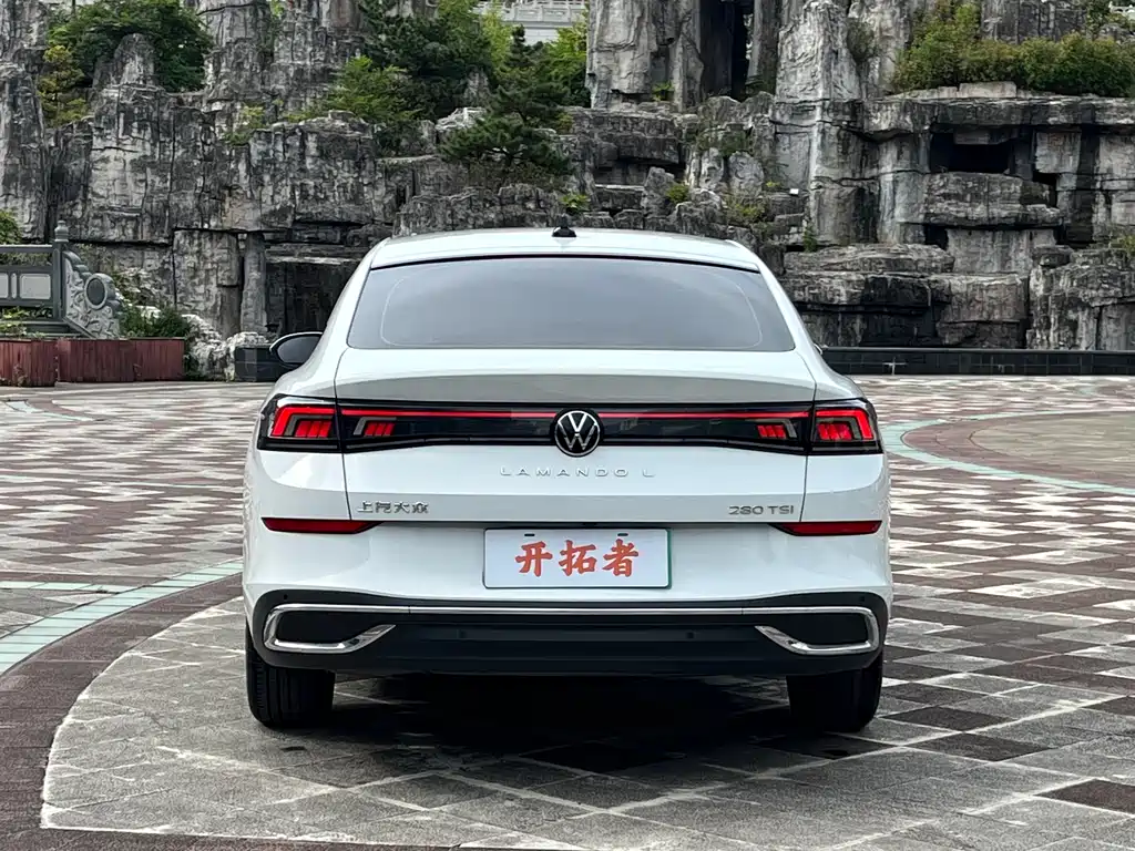 Lamando Lamando L 280 TSI DSG Dazzle Hot