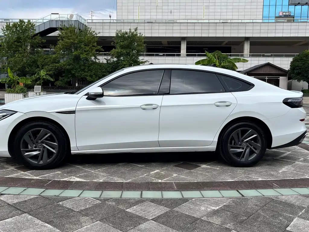Lamando Lamando L 280 TSI DSG Dazzle Hot