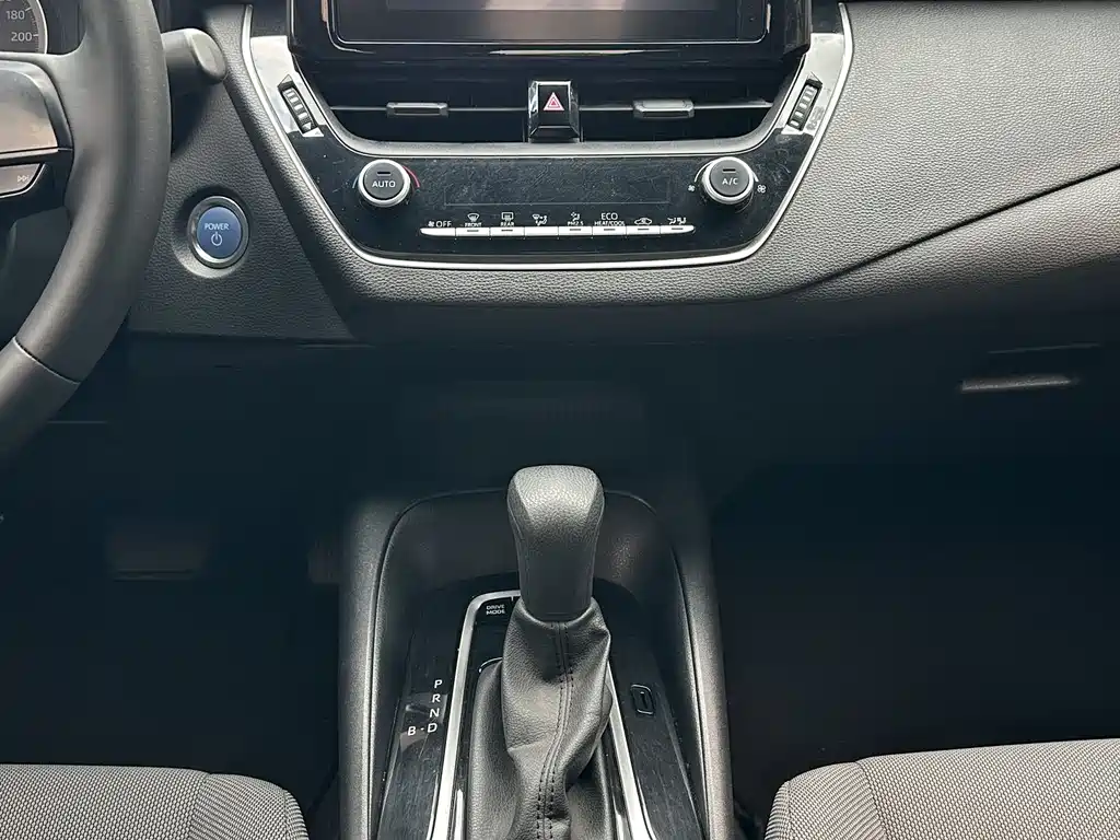 Levin Dual Engine 1.8 H E-CVT Progressive