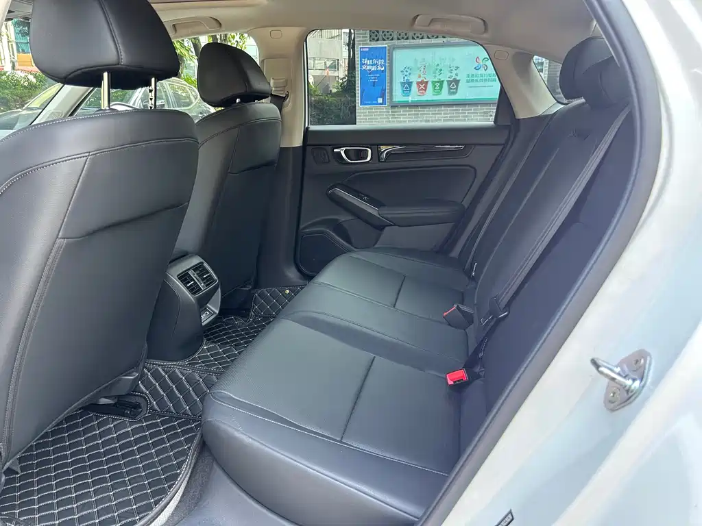 Integra 240 TURBO CVT Luxury