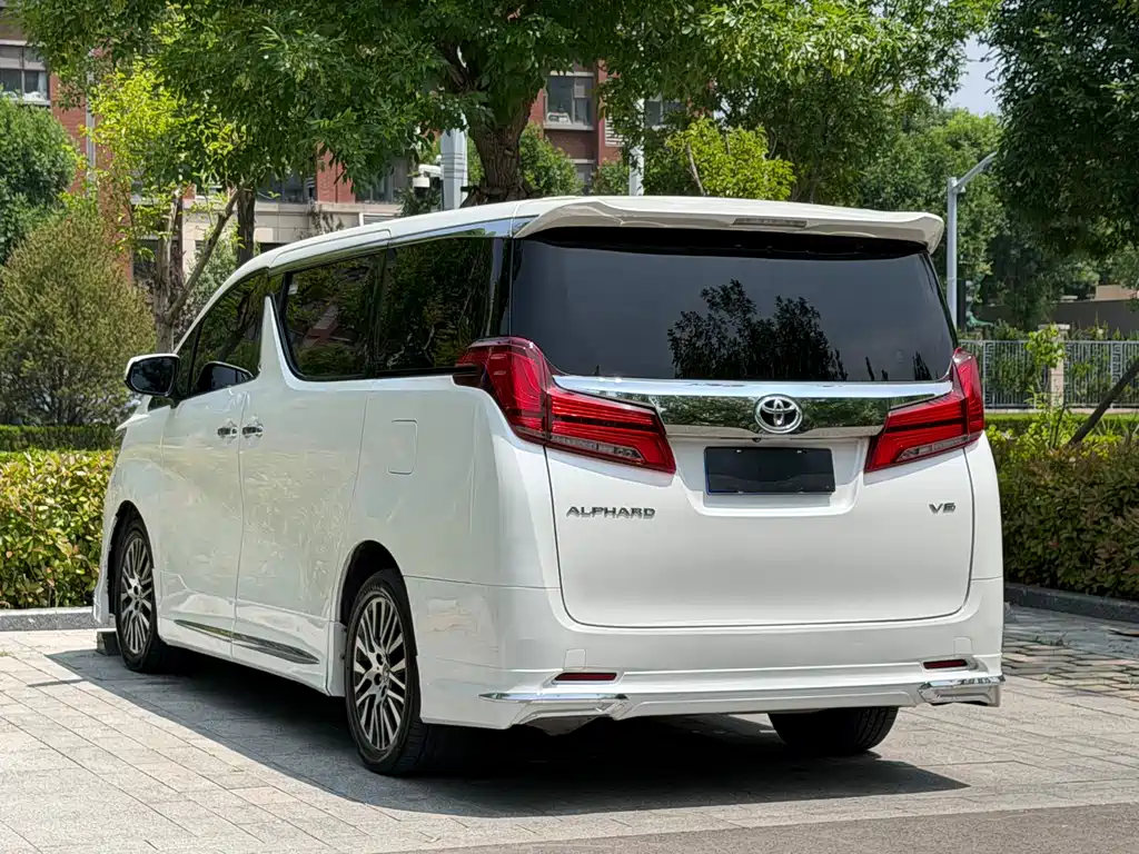 Alphard 3.5 L Luxury
