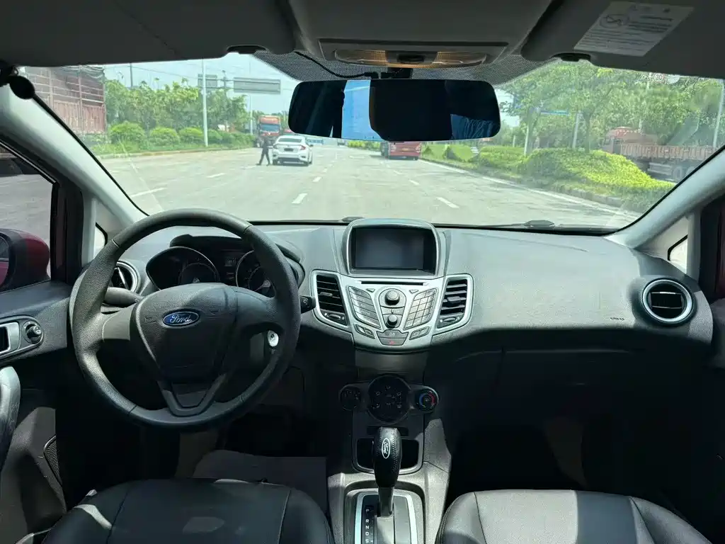 Fiesta Hatchback 1.5 L Auto Fashion