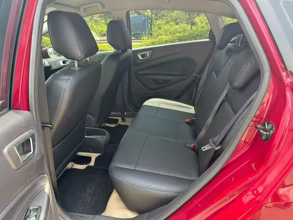 Fiesta Hatchback 1.5 L Auto Fashion