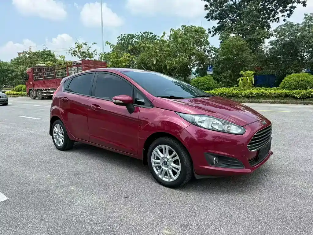 Fiesta Hatchback 1.5 L Auto Fashion
