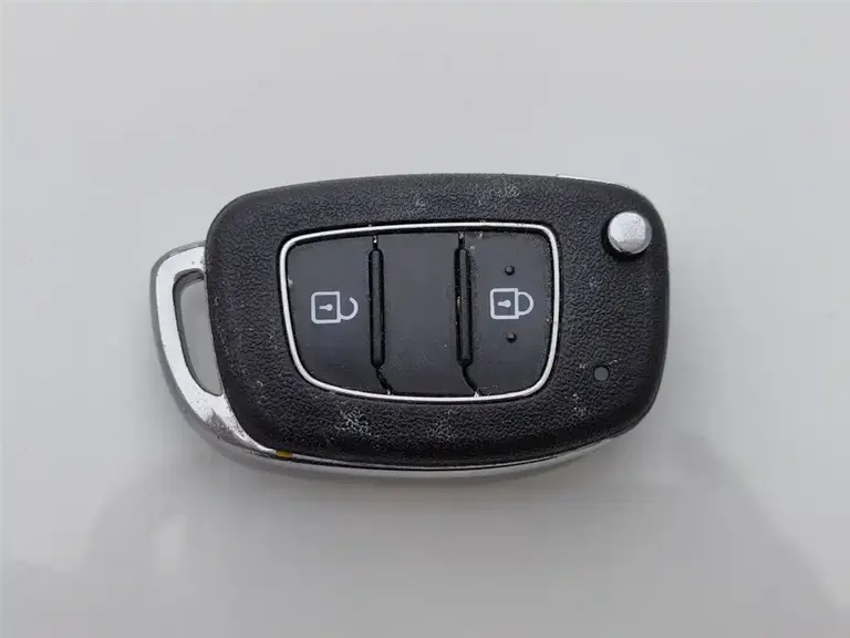 Hyundai Accent 1.4 L Manual Refreshed CN-VI
