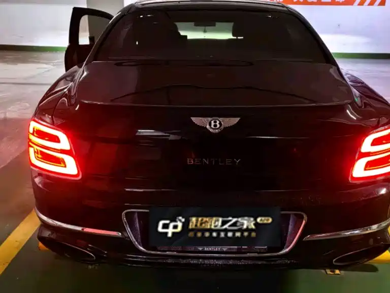Flying Spur 4.0 T V8 S Standard
