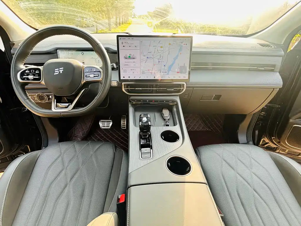 Jetour Shanhai L9 1.5 TD 2 DHT Air 7-seat