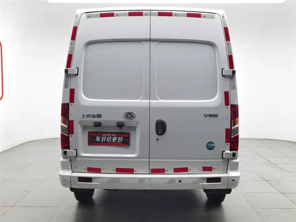 Xintu V80 新途V80 2023款 2.0 T 手动经典城配王短轴中顶3座