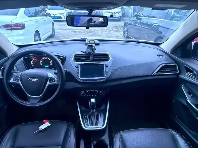 Ford Escort 1.5 L Auto Fashion