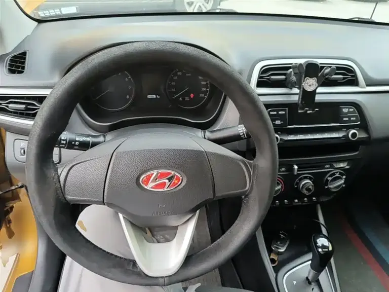 Hyundai Accent 1.4 L Auto Leap Enjoyment CN-V