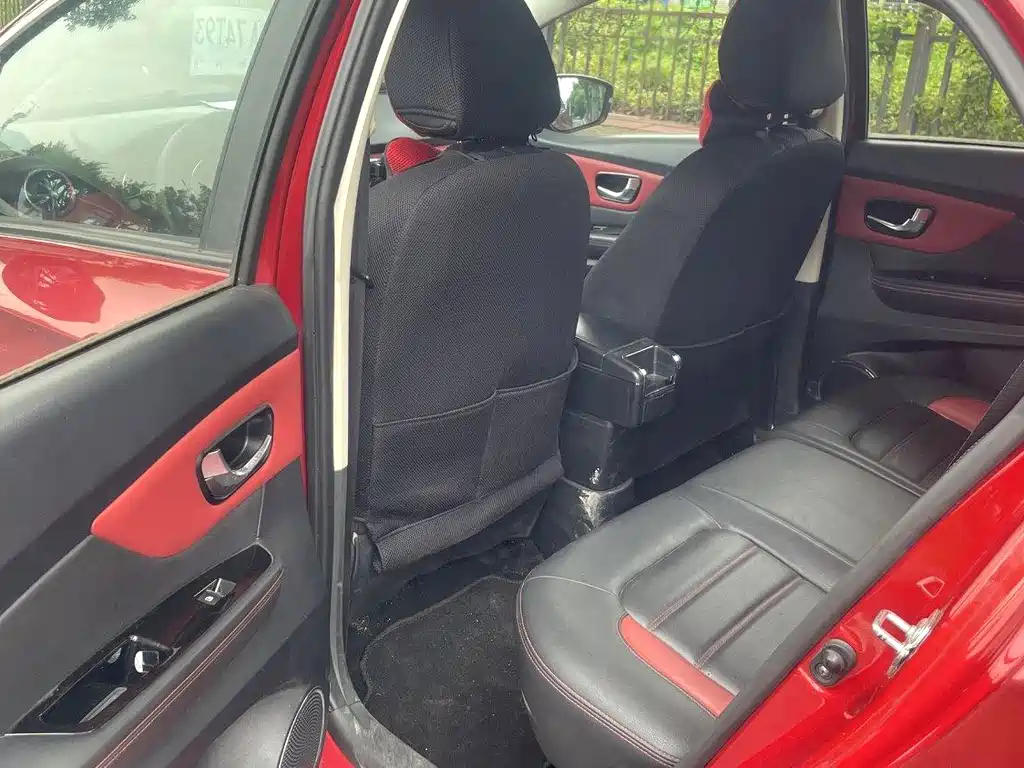 Haval H1 哈弗H1 2016款 蓝标 1.5 L 手动尊贵型