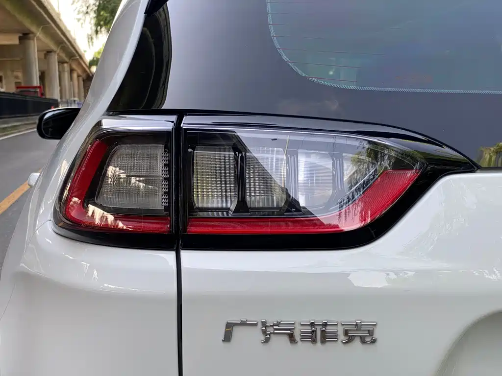 Cherokee 2.0 T 2 WD Smart Enjoyment CN-V