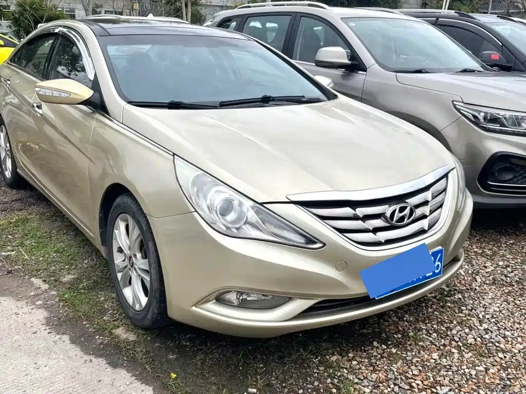 Sonata 2.0 L Auto Distinguished
