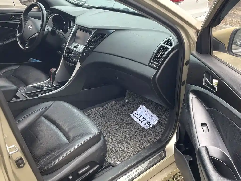 Sonata 2.0 L Auto Distinguished