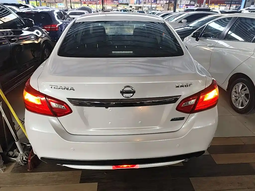 Teana Facelift 2.0 L XL Comfort