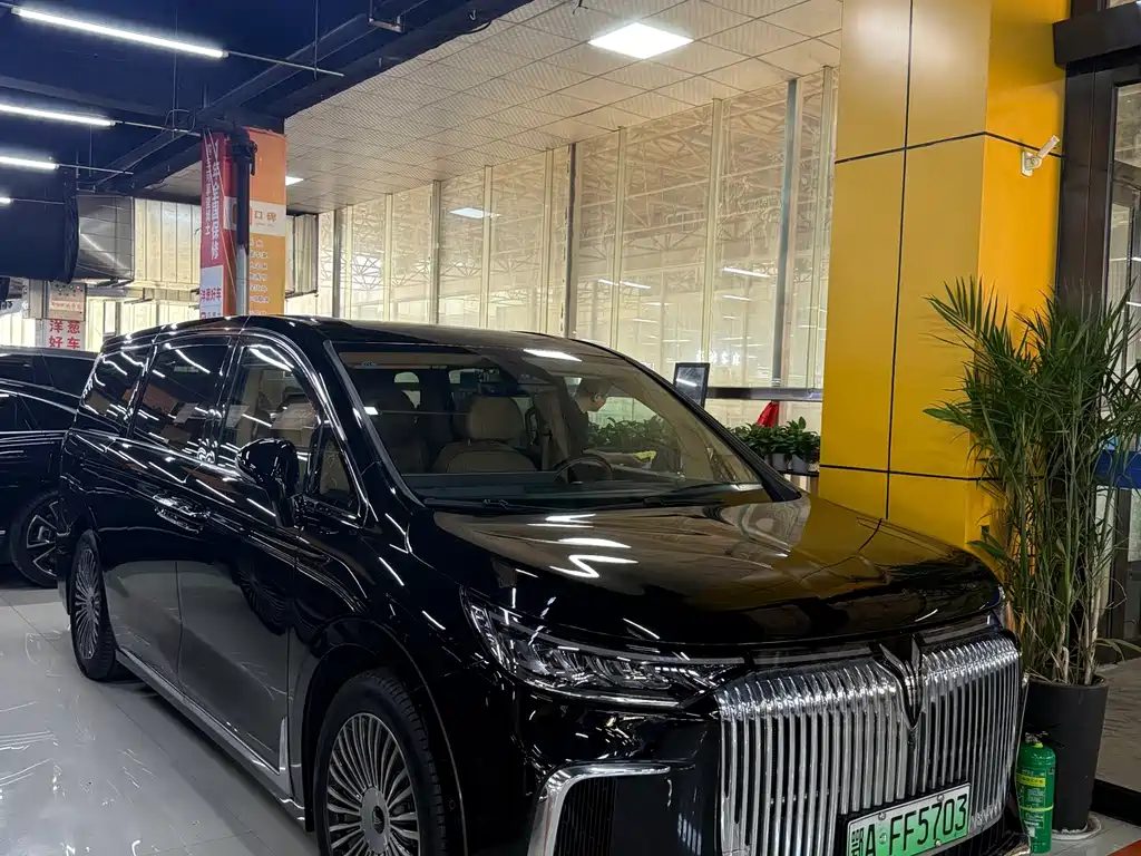 Voyah Dreamer PHEV 4 WD Flagship Kunpeng