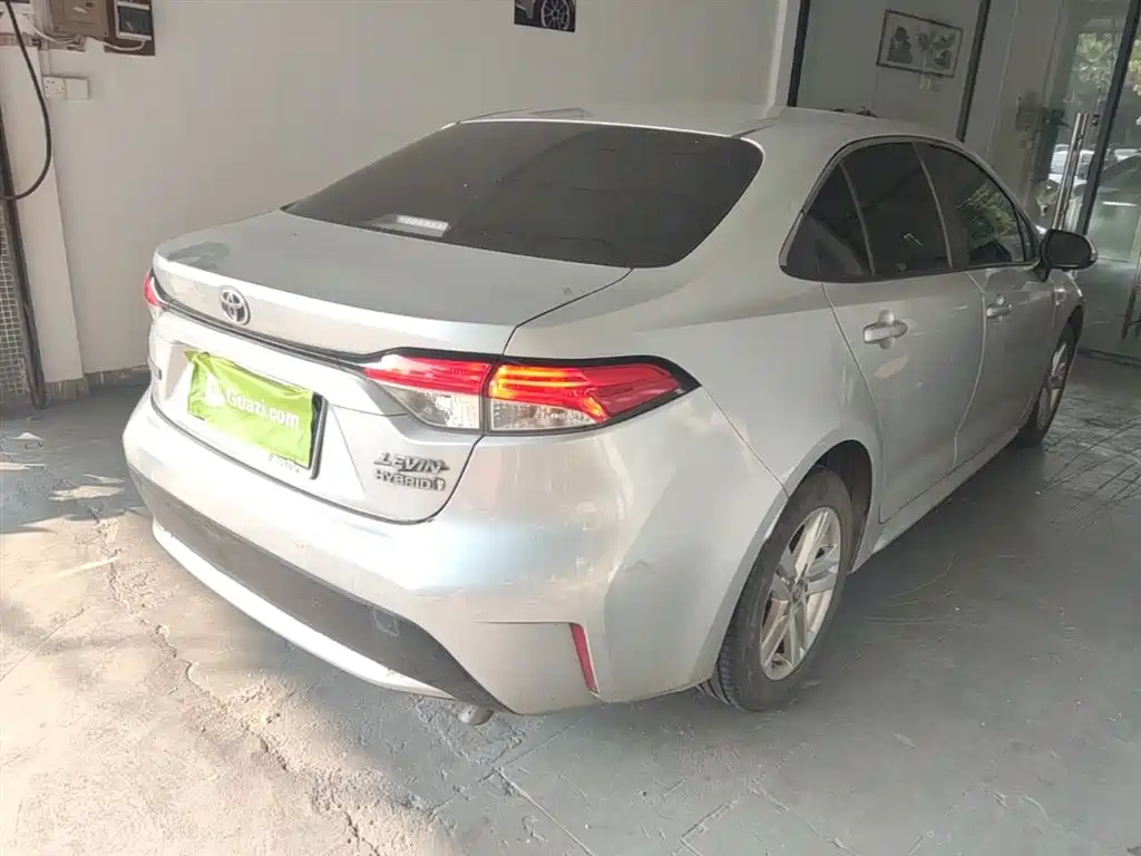 Levin Dual Engine 1.8 H E-CVT Luxury