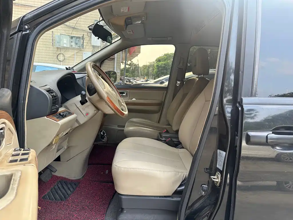 Yuxuan 2.5 L Auto Luxury