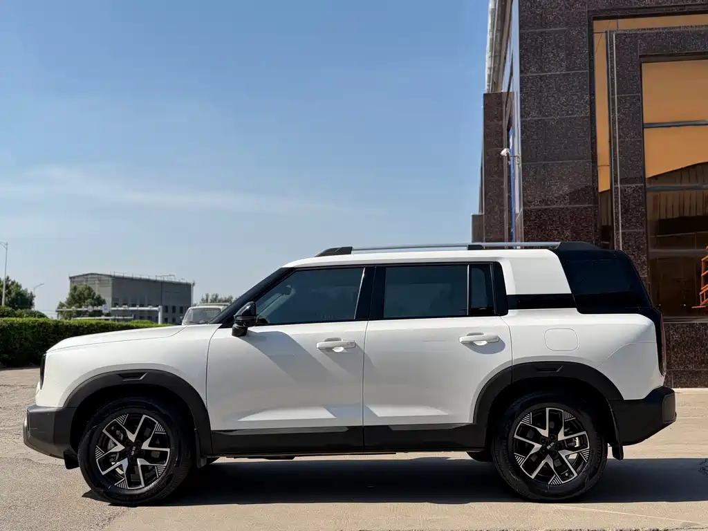BAIC BJ30 1.5 T Magic Core Electric Drive Standard