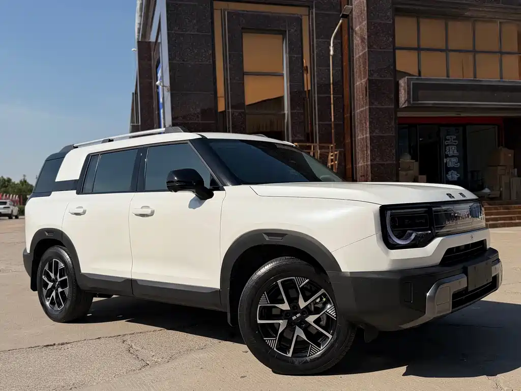 BAIC BJ30 1.5 T Magic Core Electric Drive Standard