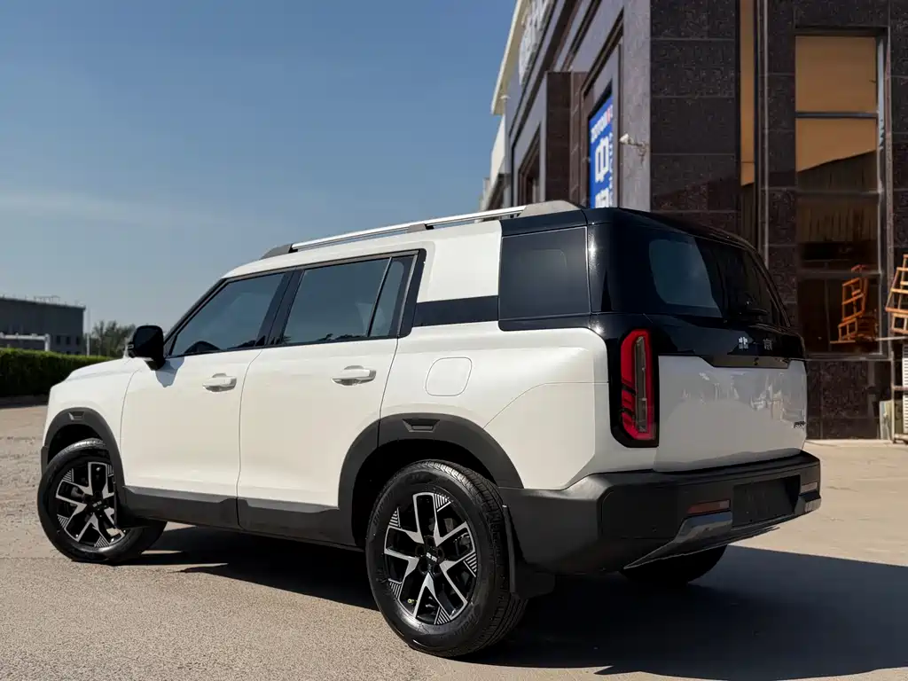 BAIC BJ30 1.5 T Magic Core Electric Drive Standard