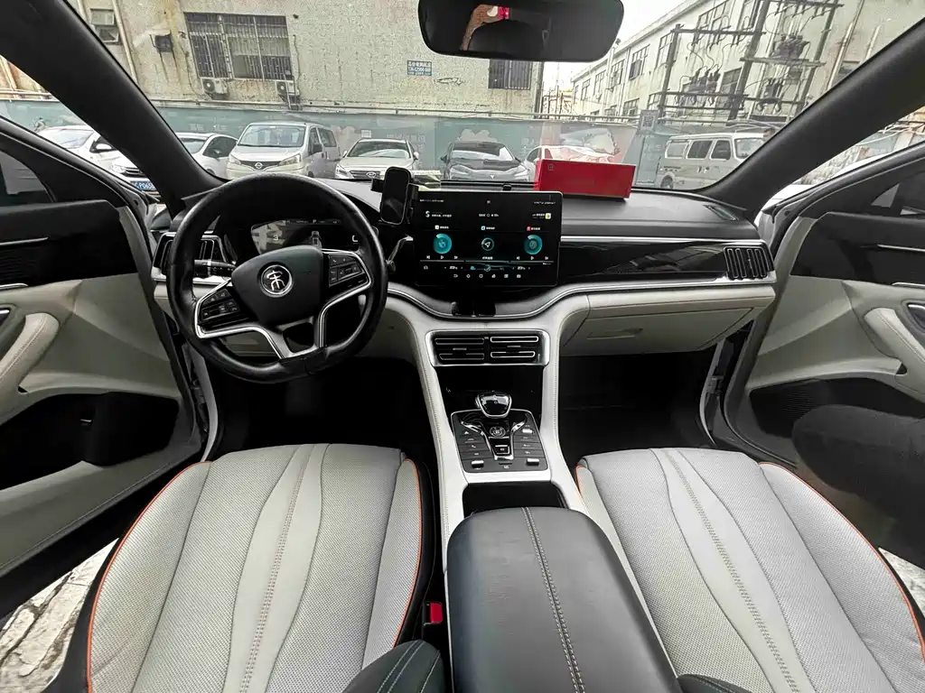 Song PLUS NEV DM-i 110 KM Flagship PLUS