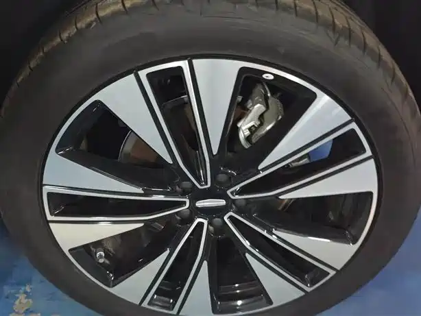 Boyue L 4 th Gen 1.5 TD DCT Splendid