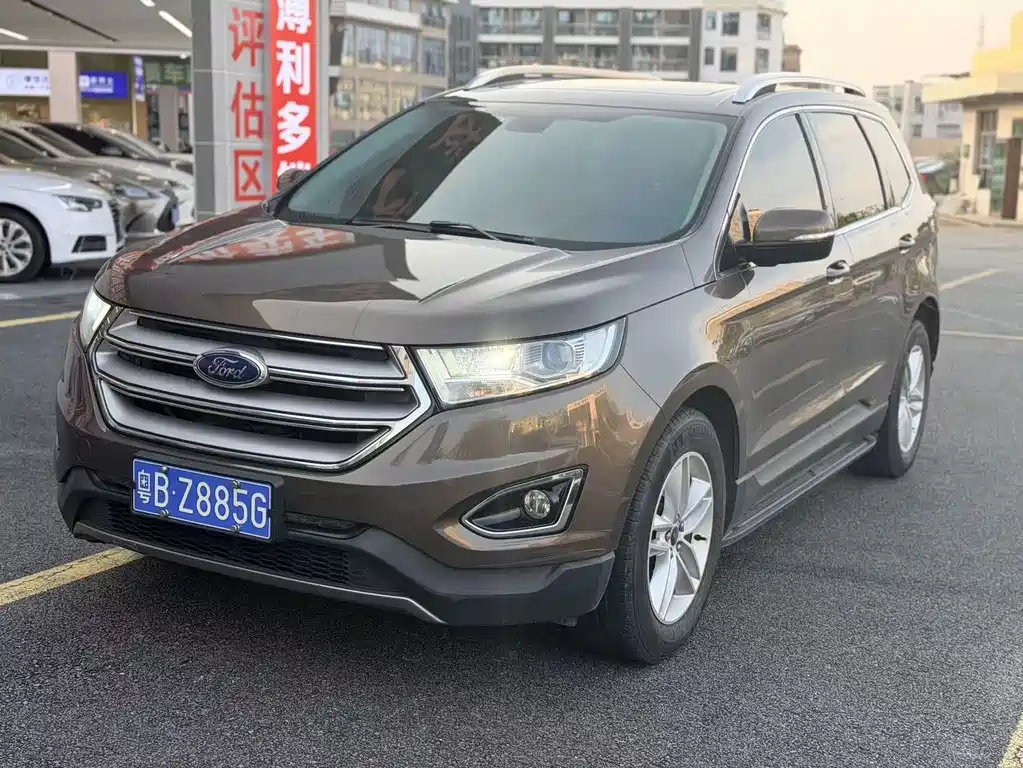 Edge EcoBoost 245 2 WD Platinum Sharp 7-seat CN-V