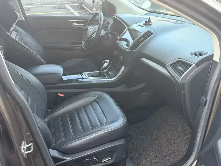 Ford Edge EcoBoost 245 2 WD Platinum Sharp 7-seat CN-V