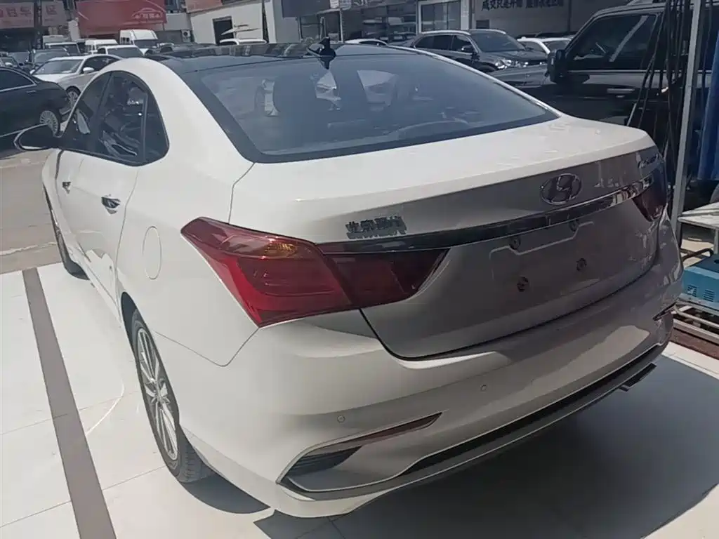 Mistra 1.8 L Auto Intelligent GLS CN-V