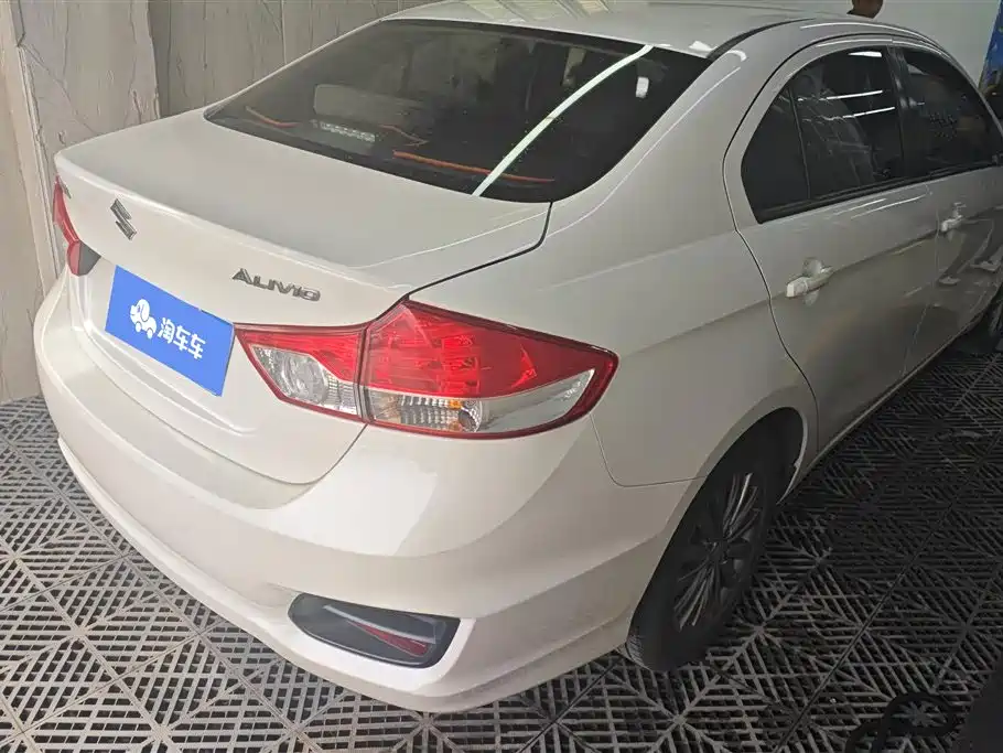 Alivio 1.6 L Auto Comfort Enjoyment