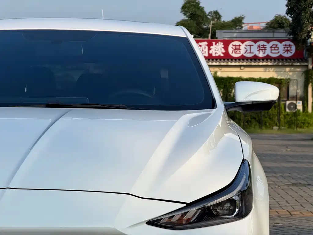 MG5 300 TGI Global Flagship